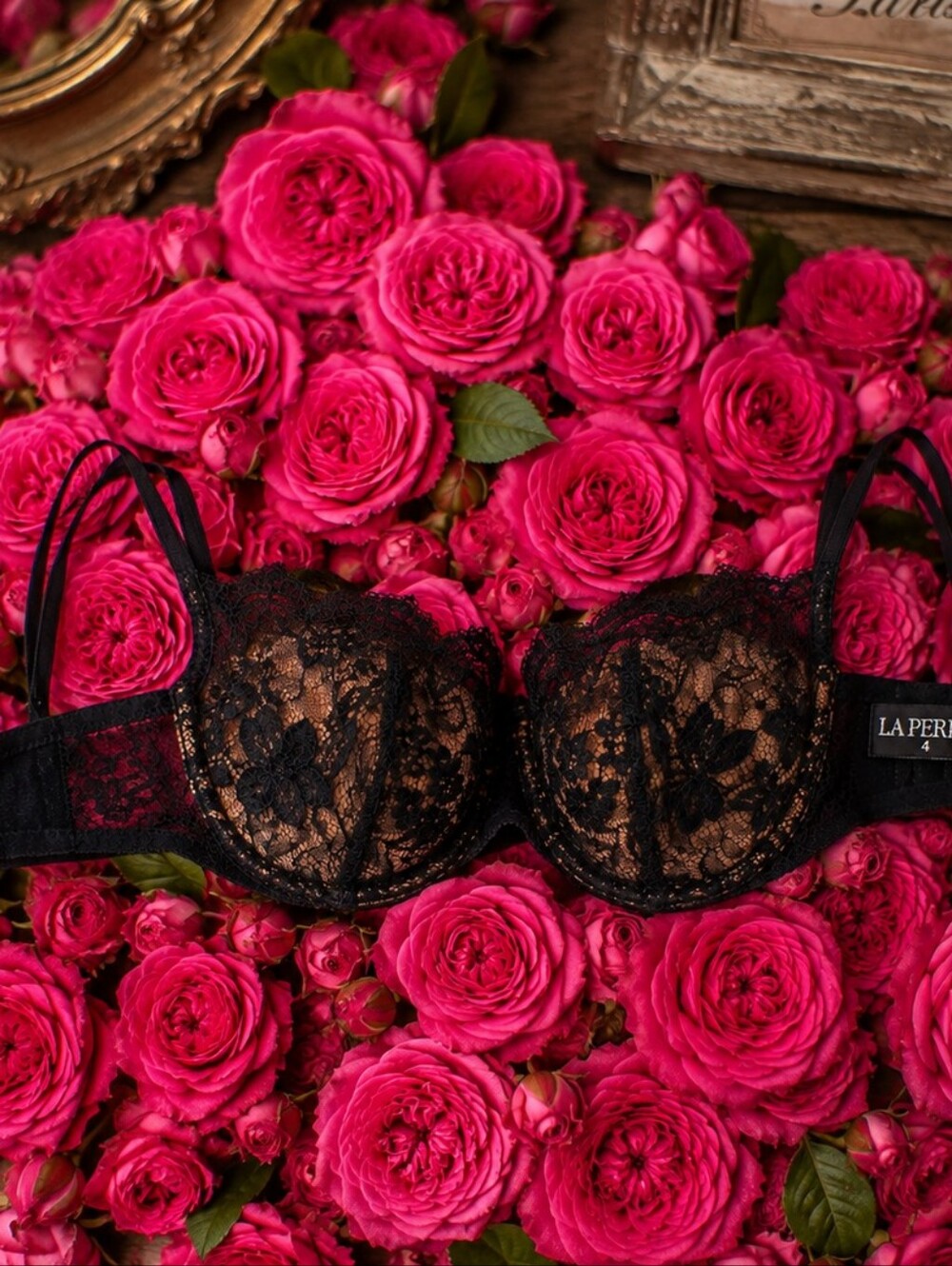 La Perla Black Lace Underwire Bra Size 4 (38F) Luxury Italian Designer Lingerie